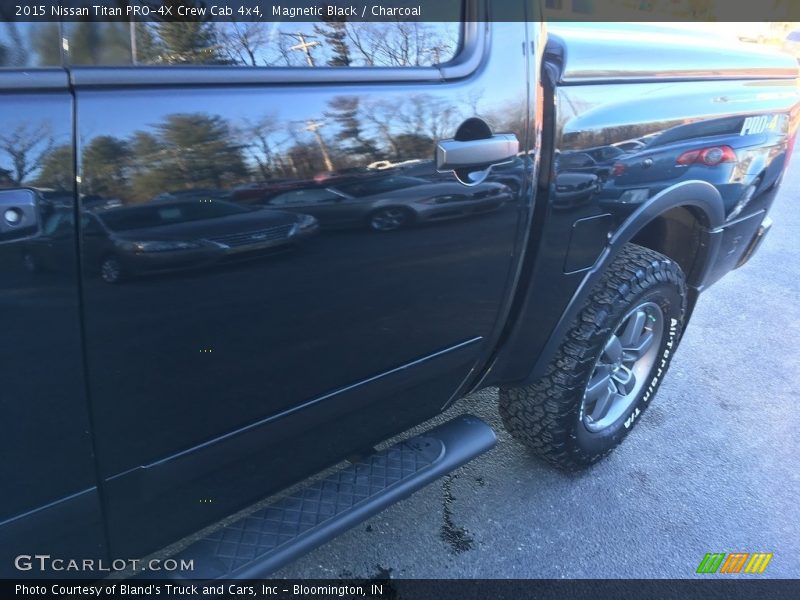 Magnetic Black / Charcoal 2015 Nissan Titan PRO-4X Crew Cab 4x4