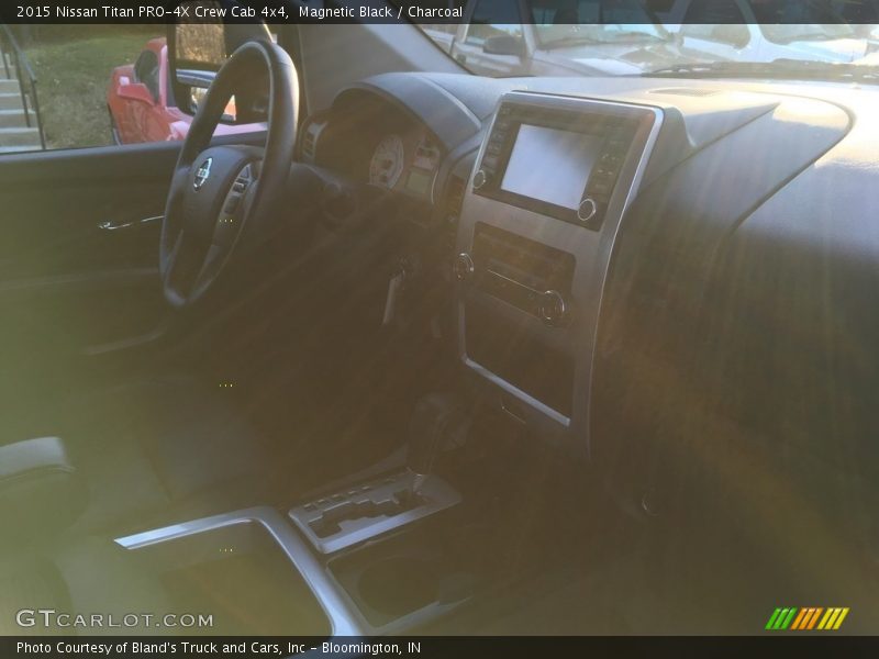 Magnetic Black / Charcoal 2015 Nissan Titan PRO-4X Crew Cab 4x4