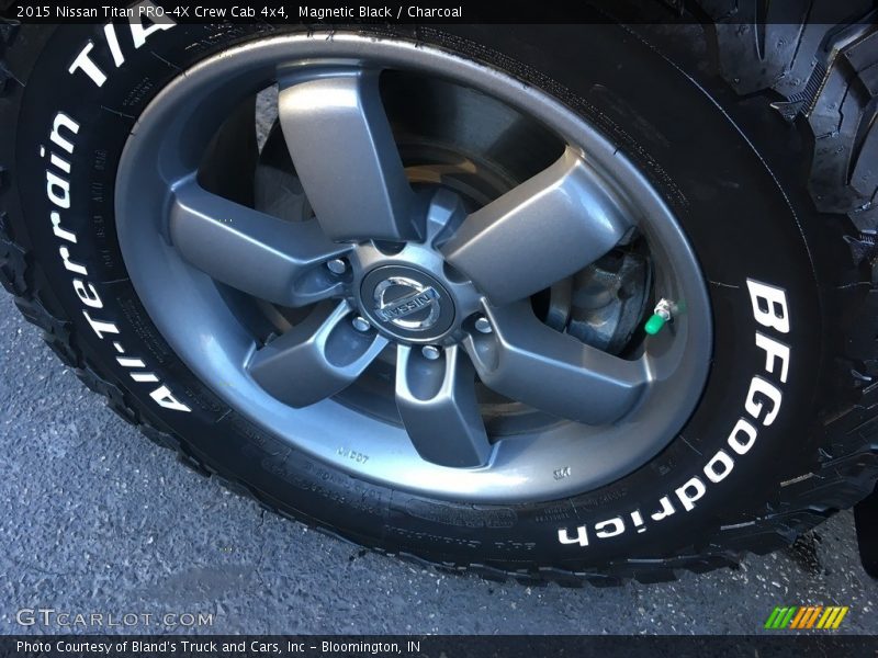 Magnetic Black / Charcoal 2015 Nissan Titan PRO-4X Crew Cab 4x4