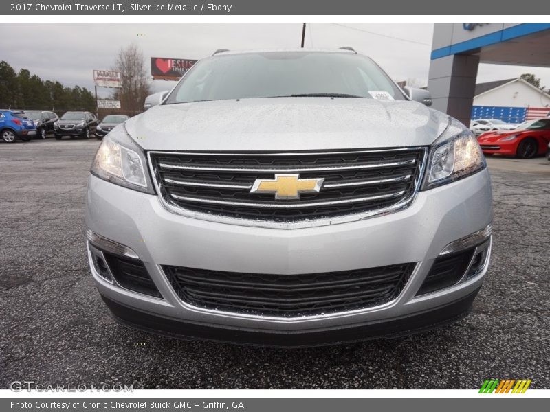 Silver Ice Metallic / Ebony 2017 Chevrolet Traverse LT