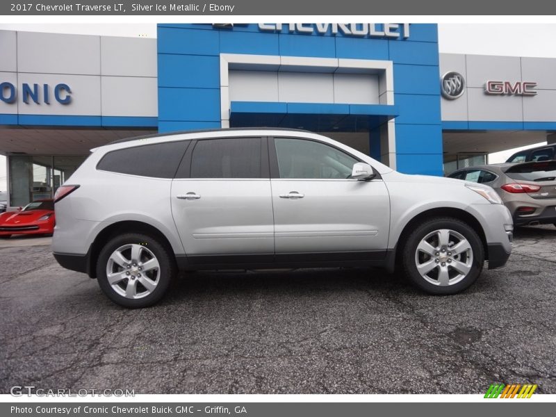 Silver Ice Metallic / Ebony 2017 Chevrolet Traverse LT