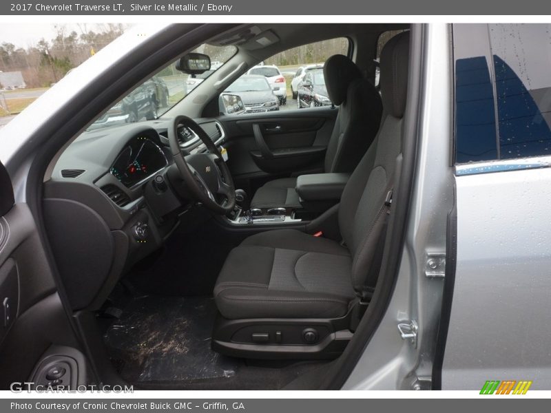 Silver Ice Metallic / Ebony 2017 Chevrolet Traverse LT