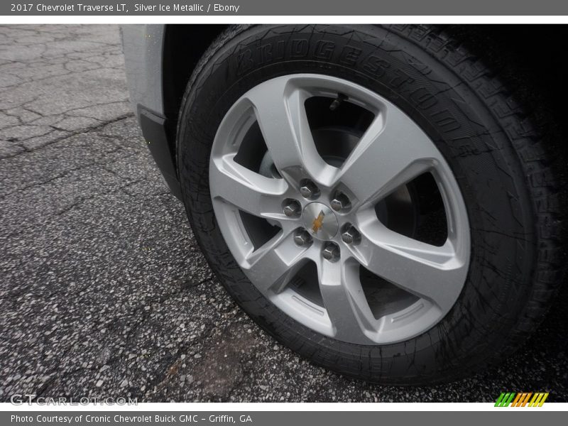 Silver Ice Metallic / Ebony 2017 Chevrolet Traverse LT