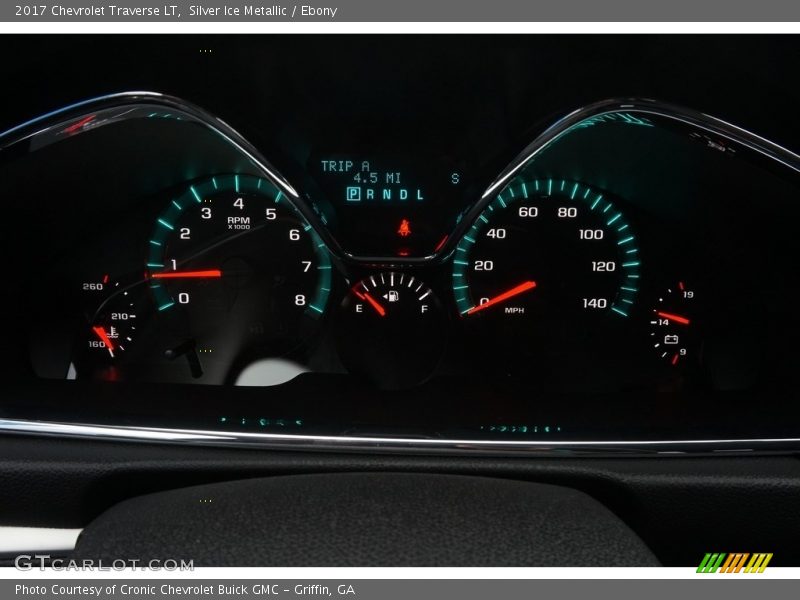 Silver Ice Metallic / Ebony 2017 Chevrolet Traverse LT
