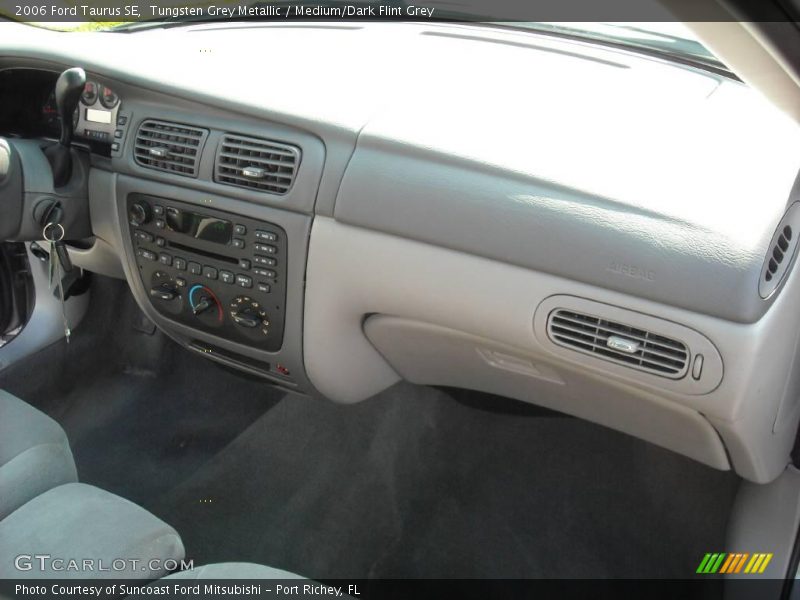 Tungsten Grey Metallic / Medium/Dark Flint Grey 2006 Ford Taurus SE