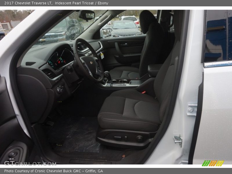 Iridescent Pearl Tricoat / Ebony 2017 Chevrolet Traverse LT