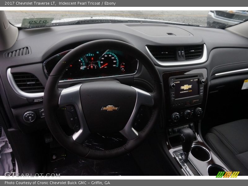 Iridescent Pearl Tricoat / Ebony 2017 Chevrolet Traverse LT