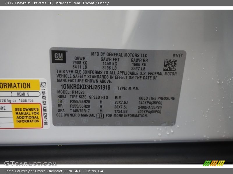 Iridescent Pearl Tricoat / Ebony 2017 Chevrolet Traverse LT