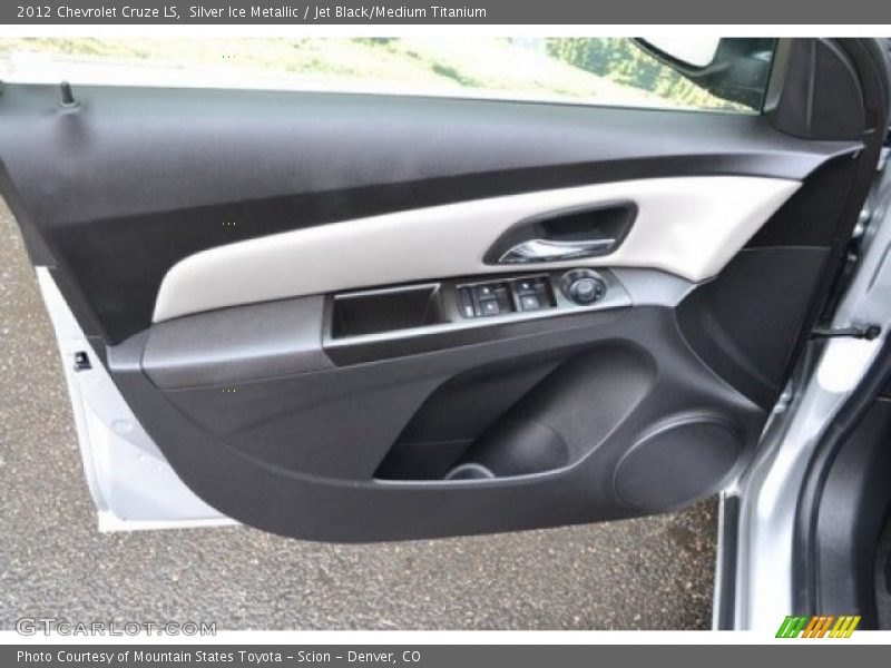 Silver Ice Metallic / Jet Black/Medium Titanium 2012 Chevrolet Cruze LS