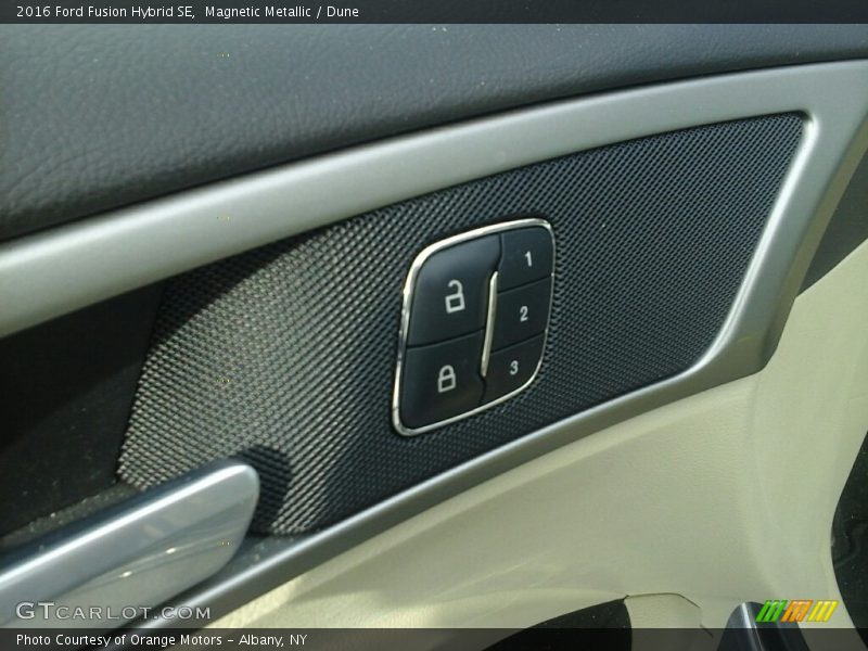 Magnetic Metallic / Dune 2016 Ford Fusion Hybrid SE