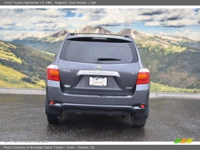 Magnetic Gray Metallic / Ash 2009 Toyota Highlander V6 4WD