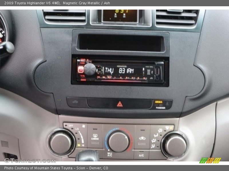 Magnetic Gray Metallic / Ash 2009 Toyota Highlander V6 4WD