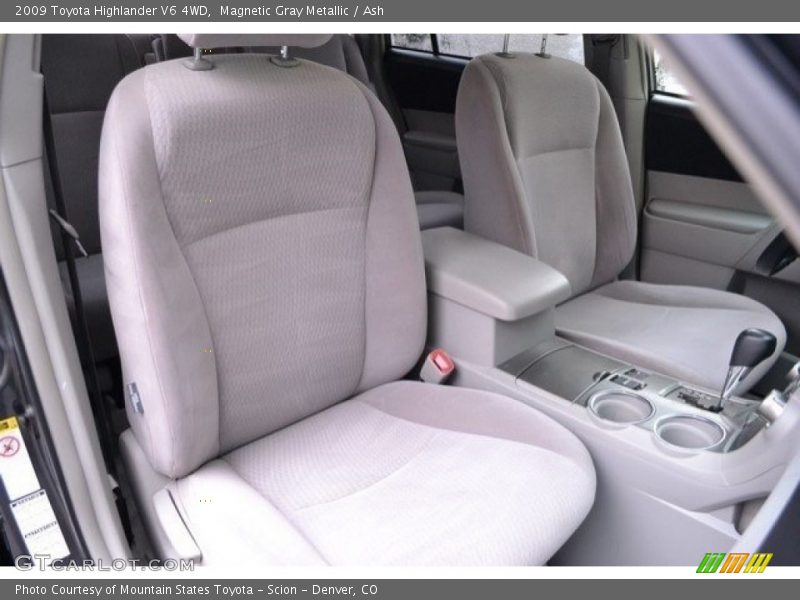 Magnetic Gray Metallic / Ash 2009 Toyota Highlander V6 4WD