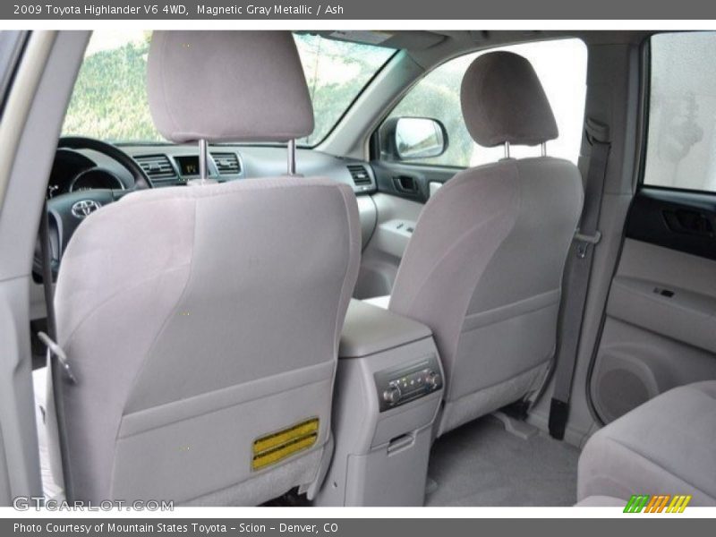 Magnetic Gray Metallic / Ash 2009 Toyota Highlander V6 4WD