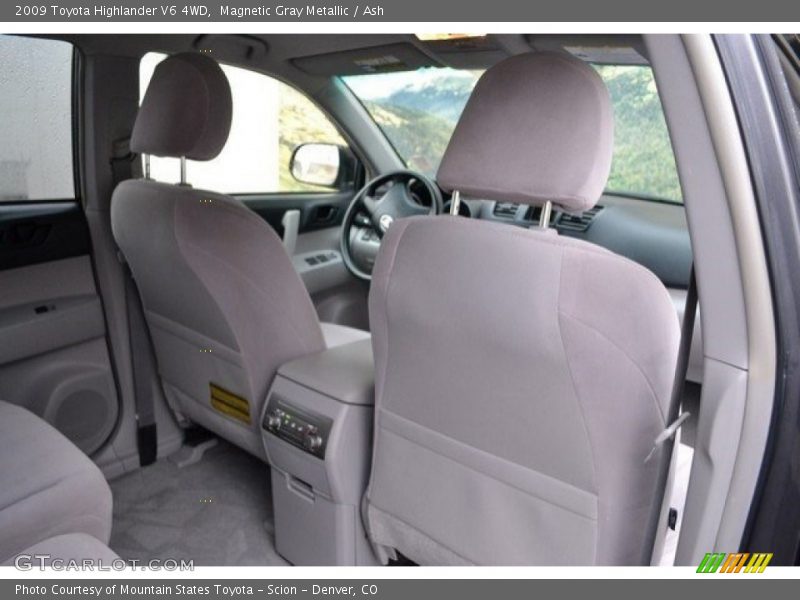 Magnetic Gray Metallic / Ash 2009 Toyota Highlander V6 4WD