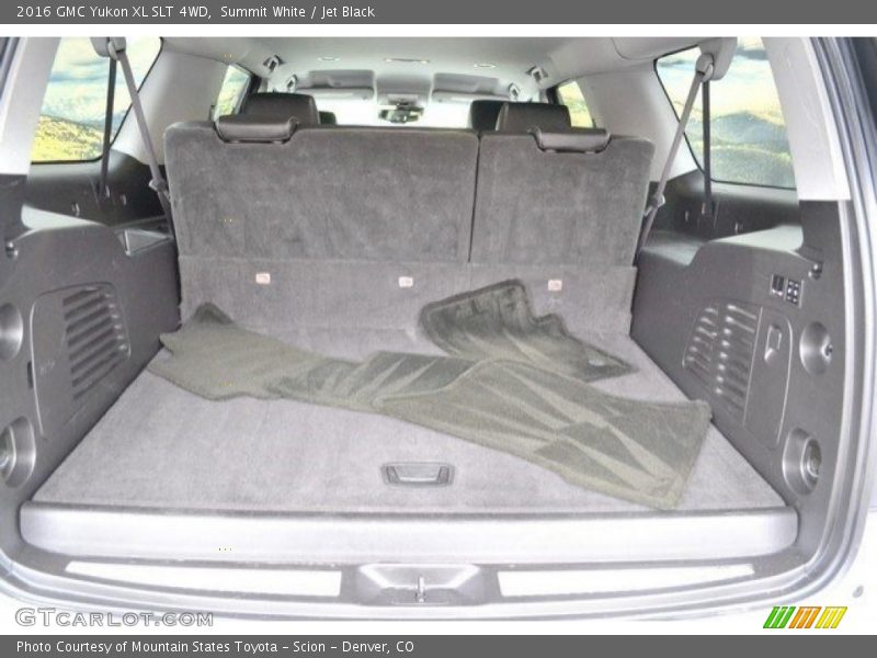 Summit White / Jet Black 2016 GMC Yukon XL SLT 4WD