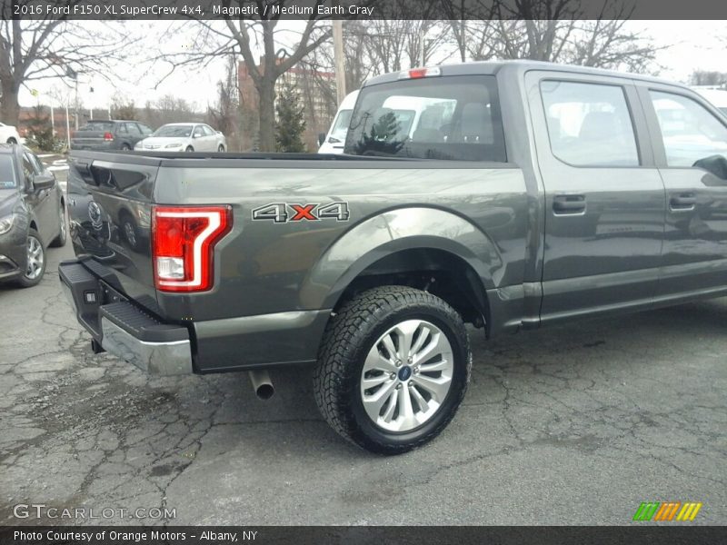 Magnetic / Medium Earth Gray 2016 Ford F150 XL SuperCrew 4x4