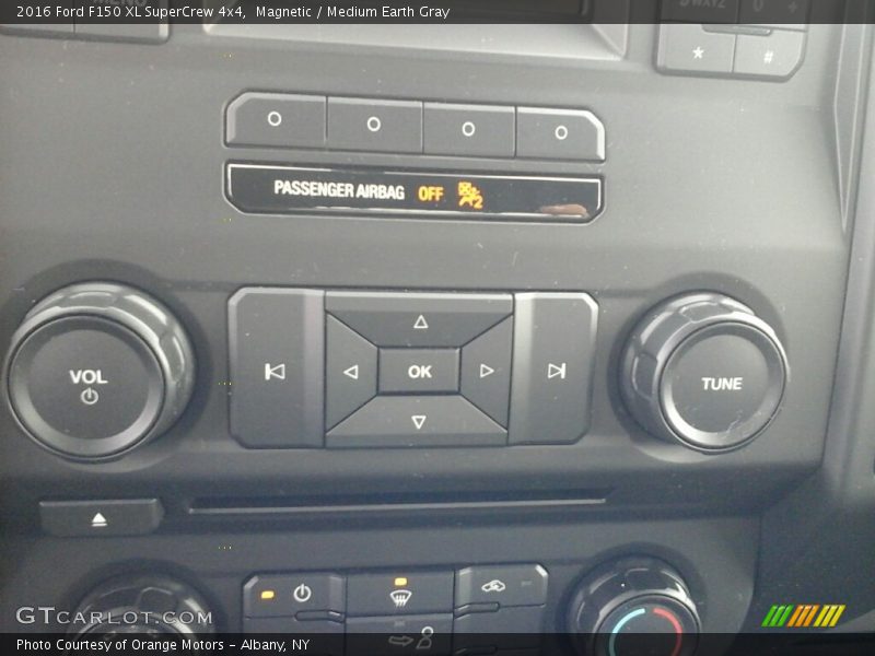 Magnetic / Medium Earth Gray 2016 Ford F150 XL SuperCrew 4x4