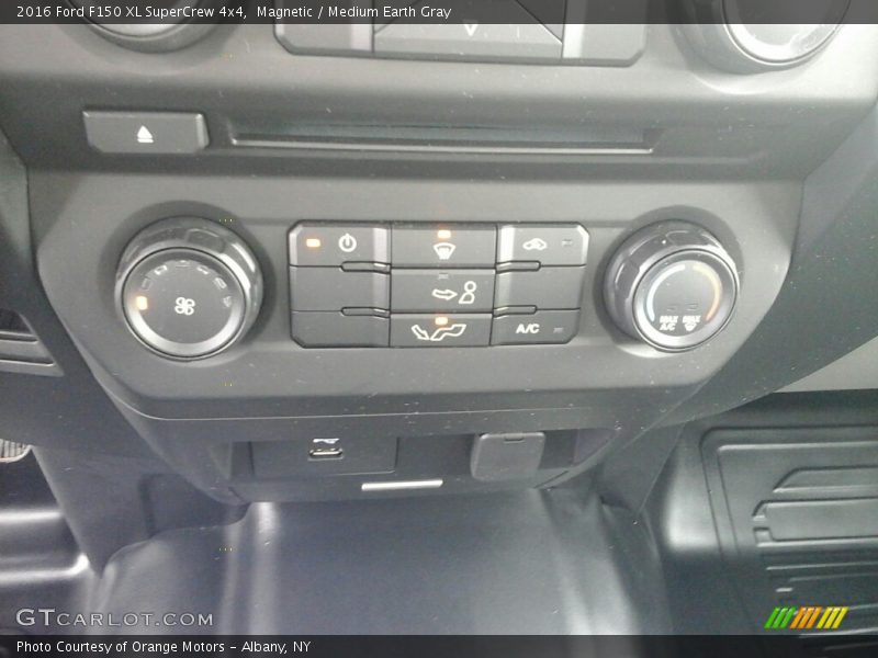 Magnetic / Medium Earth Gray 2016 Ford F150 XL SuperCrew 4x4
