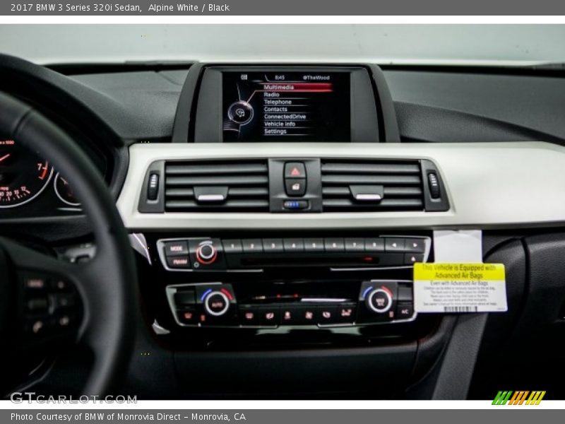 Alpine White / Black 2017 BMW 3 Series 320i Sedan