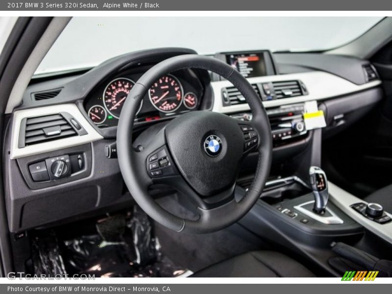 Alpine White / Black 2017 BMW 3 Series 320i Sedan