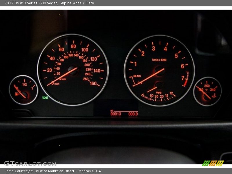Alpine White / Black 2017 BMW 3 Series 320i Sedan