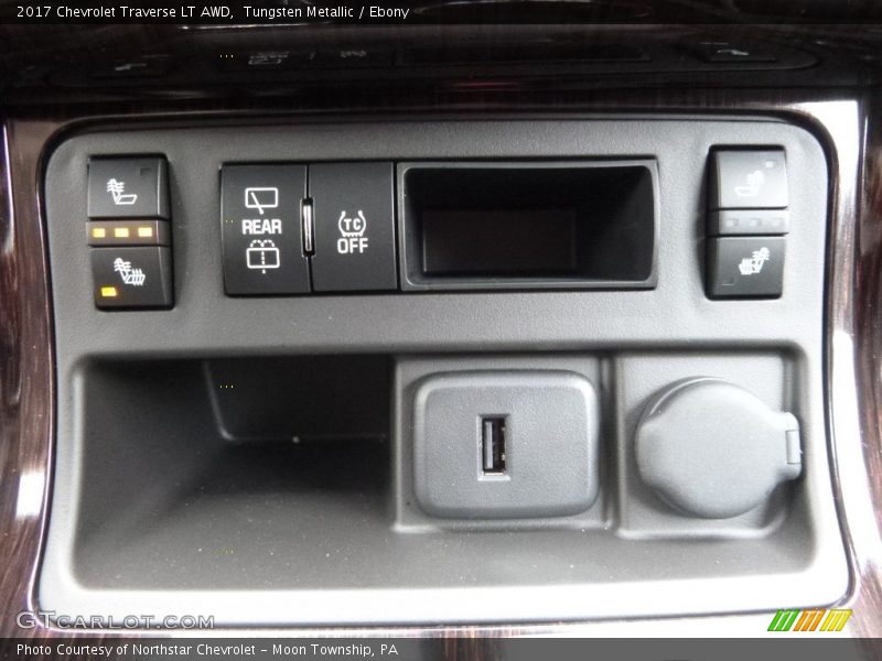 Tungsten Metallic / Ebony 2017 Chevrolet Traverse LT AWD