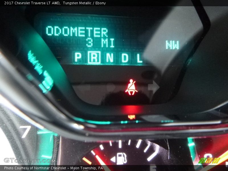 Tungsten Metallic / Ebony 2017 Chevrolet Traverse LT AWD