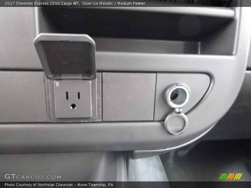 Silver Ice Metallic / Medium Pewter 2017 Chevrolet Express 2500 Cargo WT