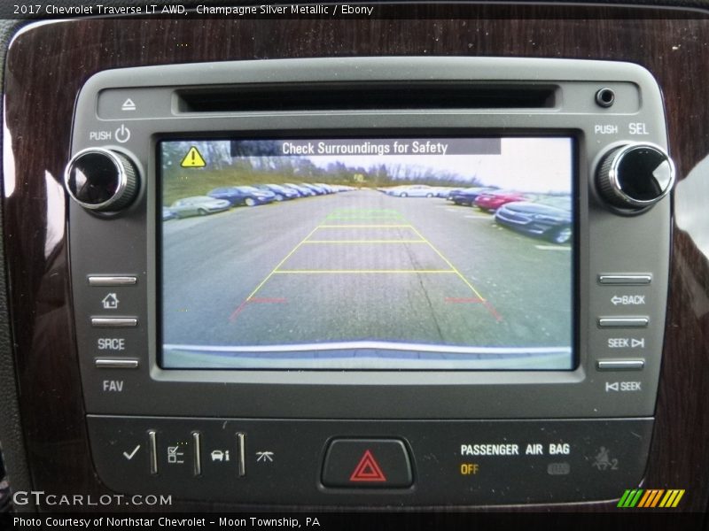 Champagne Silver Metallic / Ebony 2017 Chevrolet Traverse LT AWD