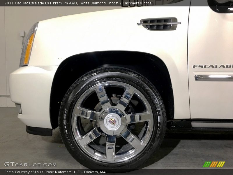 White Diamond Tricoat / Cashmere/Cocoa 2011 Cadillac Escalade EXT Premium AWD