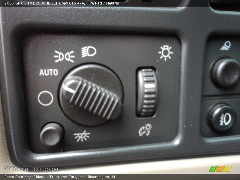 Fire Red / Neutral 2005 GMC Sierra 2500HD SLT Crew Cab 4x4