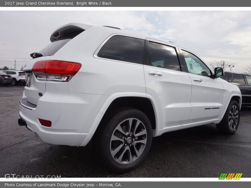 Bright White / Black 2017 Jeep Grand Cherokee Overland