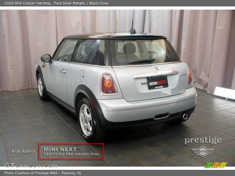 Pure Silver Metallic / Black/Grey 2009 Mini Cooper Hardtop