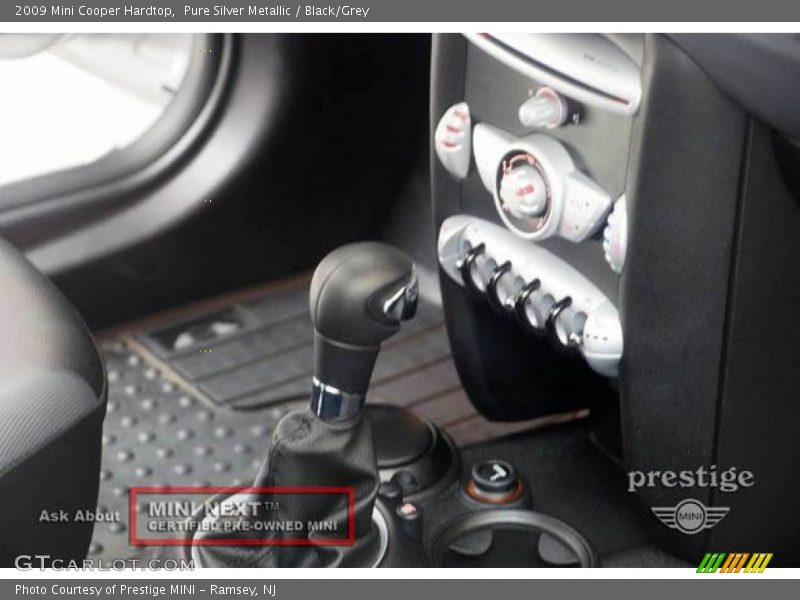 Pure Silver Metallic / Black/Grey 2009 Mini Cooper Hardtop
