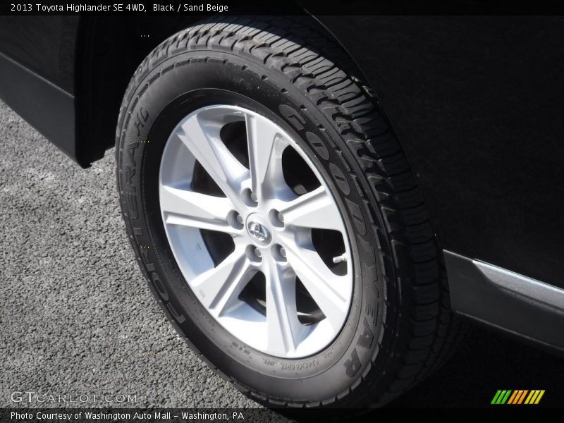 Black / Sand Beige 2013 Toyota Highlander SE 4WD