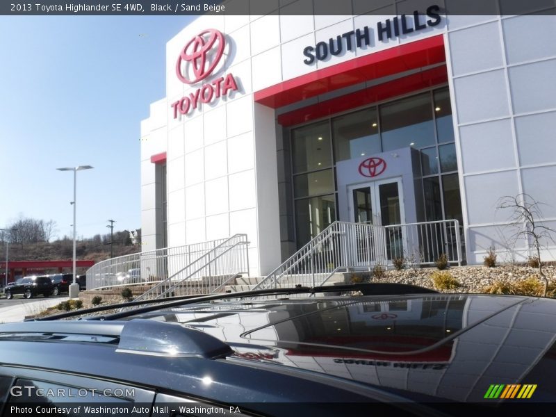 Black / Sand Beige 2013 Toyota Highlander SE 4WD
