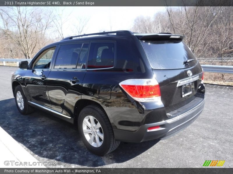 Black / Sand Beige 2013 Toyota Highlander SE 4WD