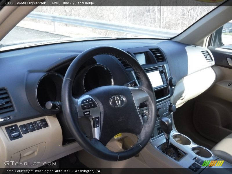 Black / Sand Beige 2013 Toyota Highlander SE 4WD