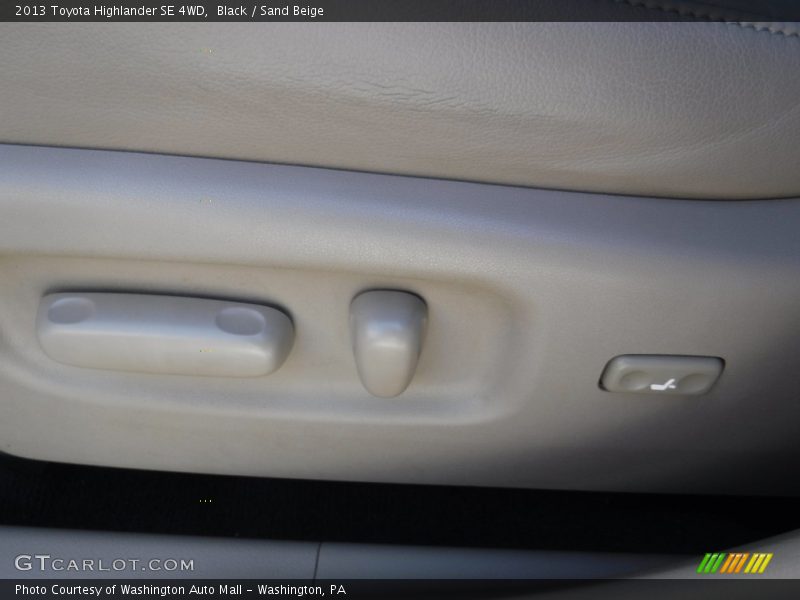 Black / Sand Beige 2013 Toyota Highlander SE 4WD