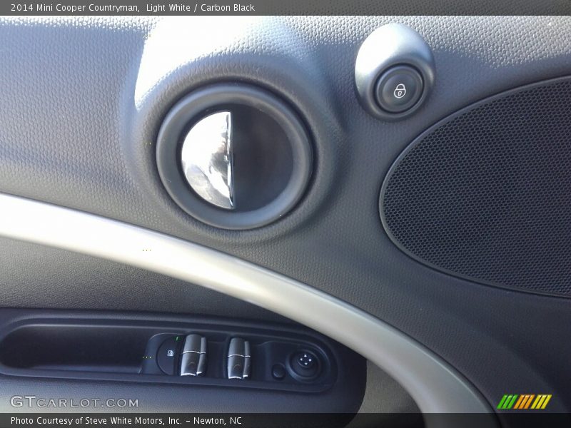 Light White / Carbon Black 2014 Mini Cooper Countryman