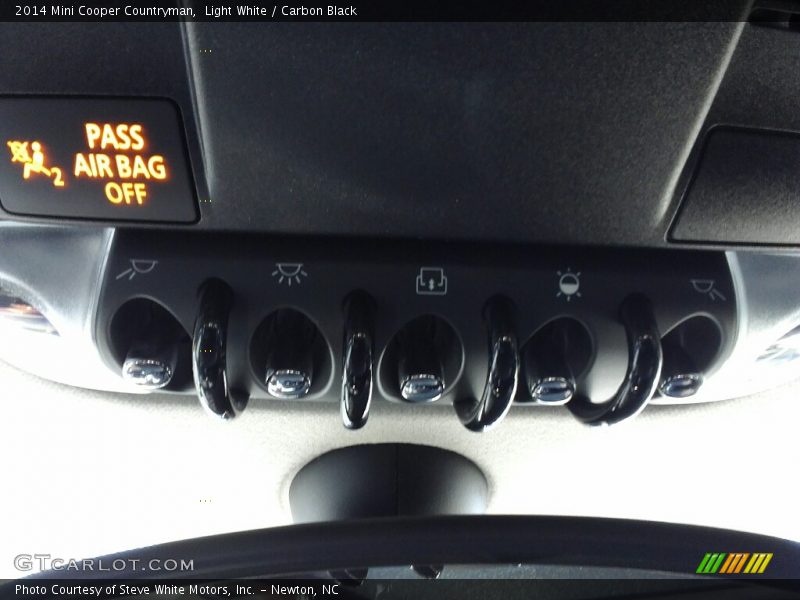 Light White / Carbon Black 2014 Mini Cooper Countryman