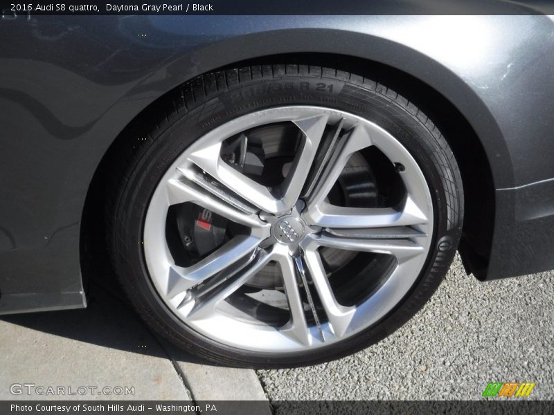 Daytona Gray Pearl / Black 2016 Audi S8 quattro
