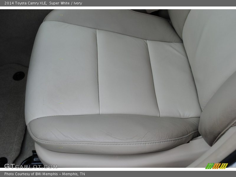 Super White / Ivory 2014 Toyota Camry XLE