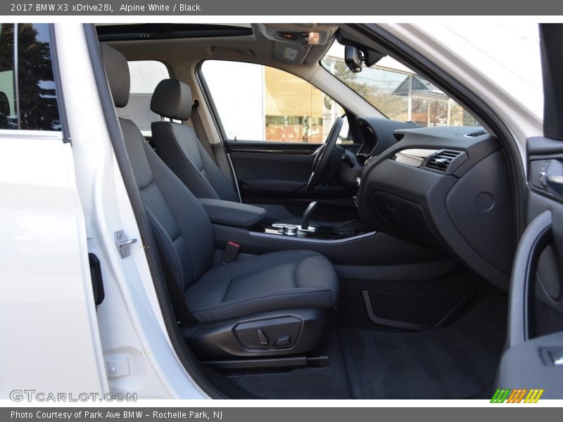 Alpine White / Black 2017 BMW X3 xDrive28i