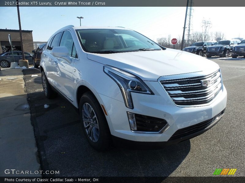 Crystal White Tricoat / Cirrus 2017 Cadillac XT5 Luxury