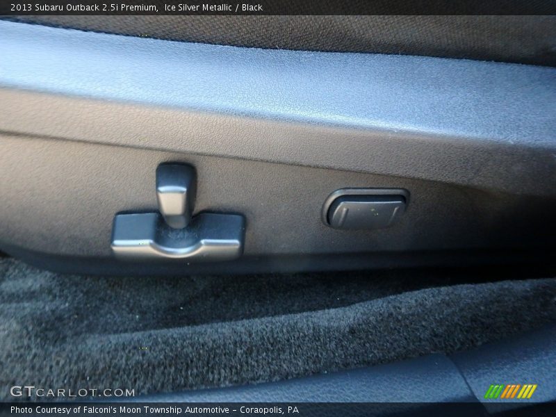 Ice Silver Metallic / Black 2013 Subaru Outback 2.5i Premium