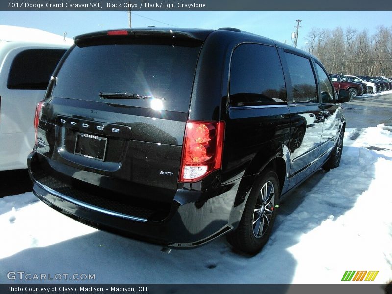 Black Onyx / Black/Light Graystone 2017 Dodge Grand Caravan SXT