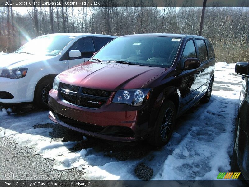 Octane Red / Black 2017 Dodge Grand Caravan SE