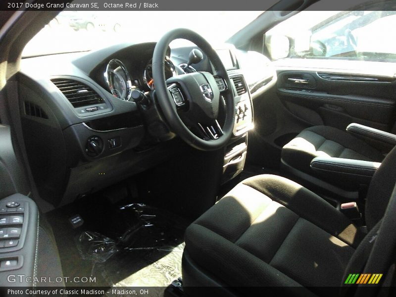 Octane Red / Black 2017 Dodge Grand Caravan SE